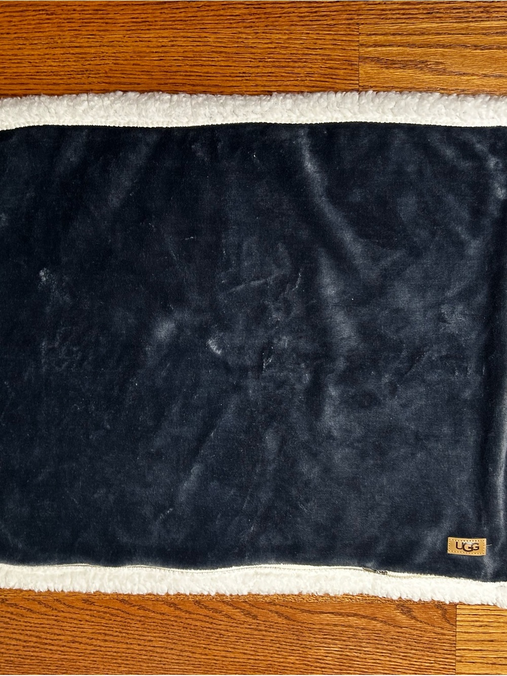 UGG Sherpa Fleece Pillow Covers Black White Cozy Set of 2 20x26 Zip Closure